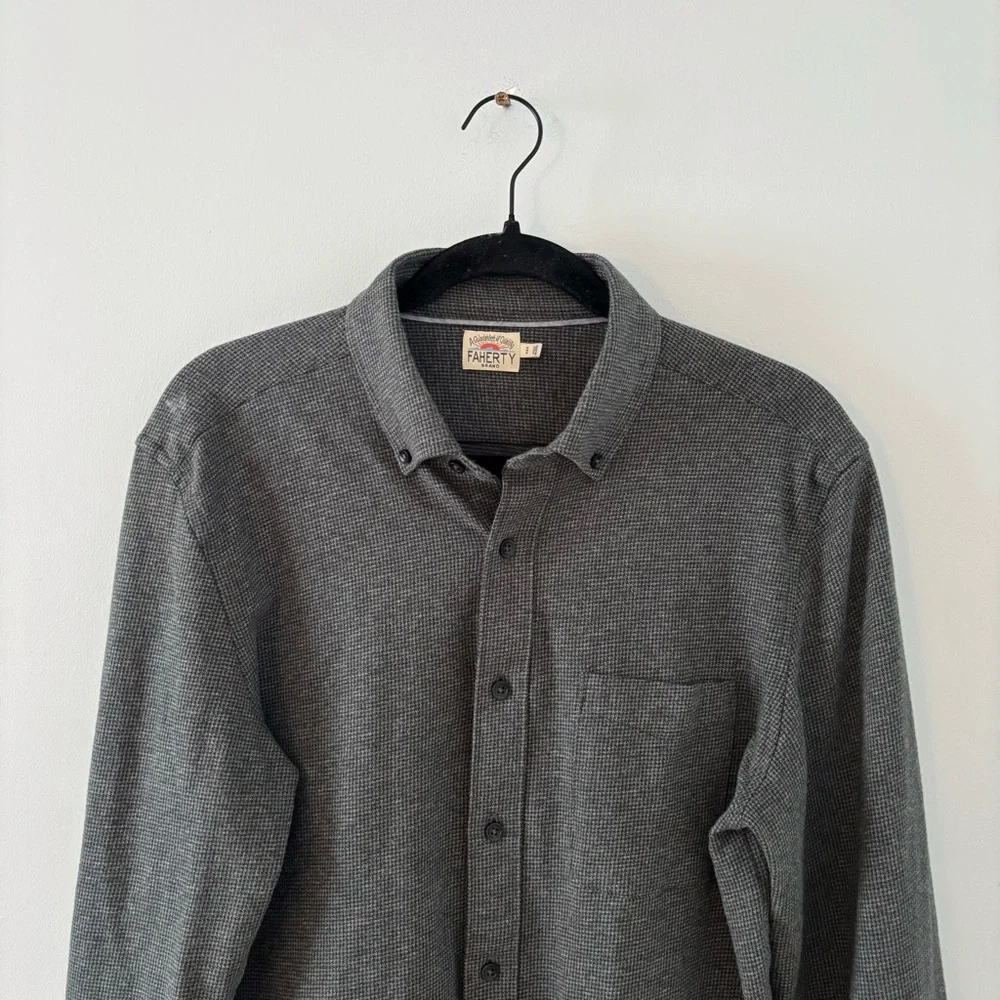 Faherty Men's Gray Button-Down Casual Shirt - Picture 3 of 7